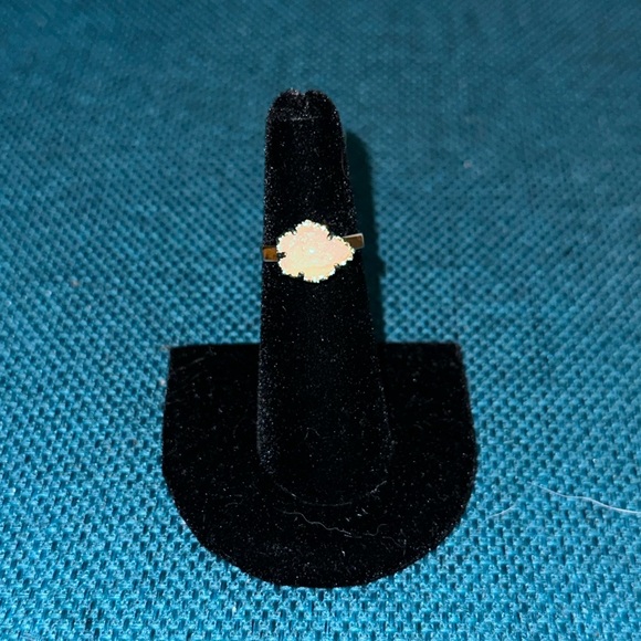 Kendra Scott Ring - Picture 2 of 5